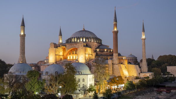 Музей Айя-София в Стамбуле - самая популярная святыня в Турции