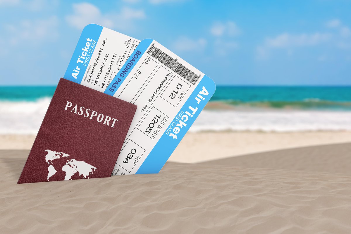 Паспорт с билетами в песке